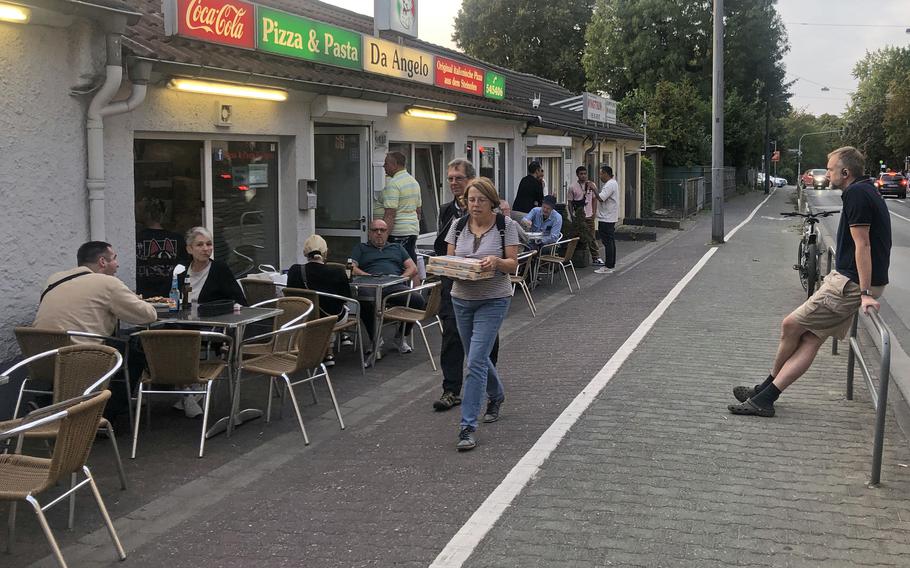 Da Angelo may be the oldest pizzeria in Frankfurt. Opened in 1957, it has been a popular neighborhood hangout ever since. Near to where the U.S. Army’s Drake and Edwards kasernes once were, it was also a favorite of Frankfurt American High School students who lived nearby.