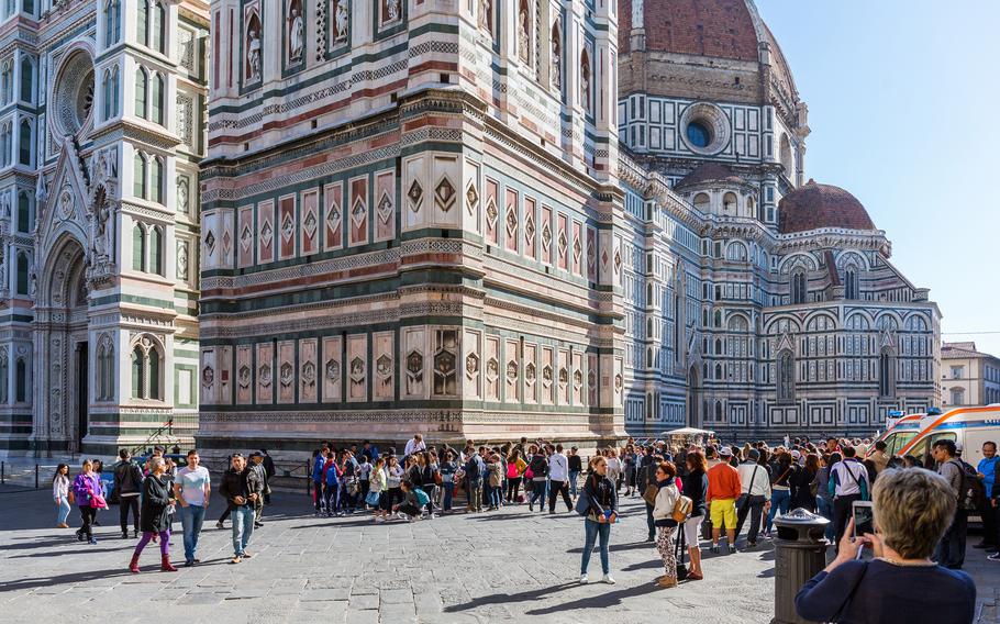 USO Rome hosts a semi-private walking tour of Florence, Italy, on Mondays.