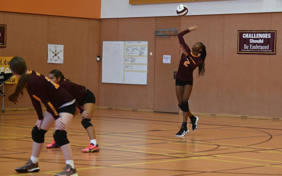 Vilseck’s Zabria Fakeye serves the ball during a scrimmage at the Vilseck High School gym on Sept. 2, 2023.