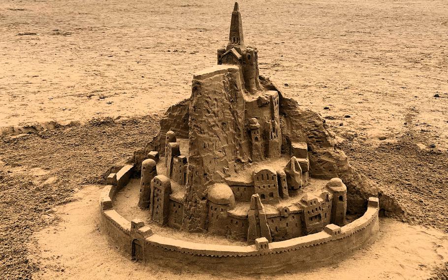 A more detailed sand sculpture of the “Lord of the Rings” city Minas Tirith.