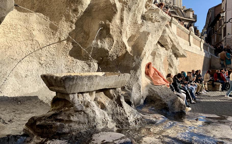 According to local legend, couples who were to be separated, often due to military service, would drink from the Fountain of Lovers in Rome to ensure their fidelity and love would last. 