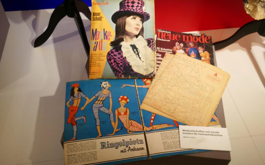 Mid-20th century sewing patterns for carnival costumes are on display at the Mainz Fastnachtmuseum. 