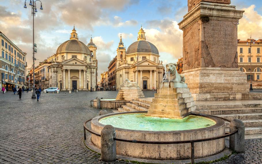 The USO offers tours of Rome, on which visitors can see ancient landmarks such as Piazza del Popolo (People’s Square), where the churches of Santa Maria in Montesanto and Santa Maria dei Miracoli sit, near the Egyptian obelisk of Ramesses II.