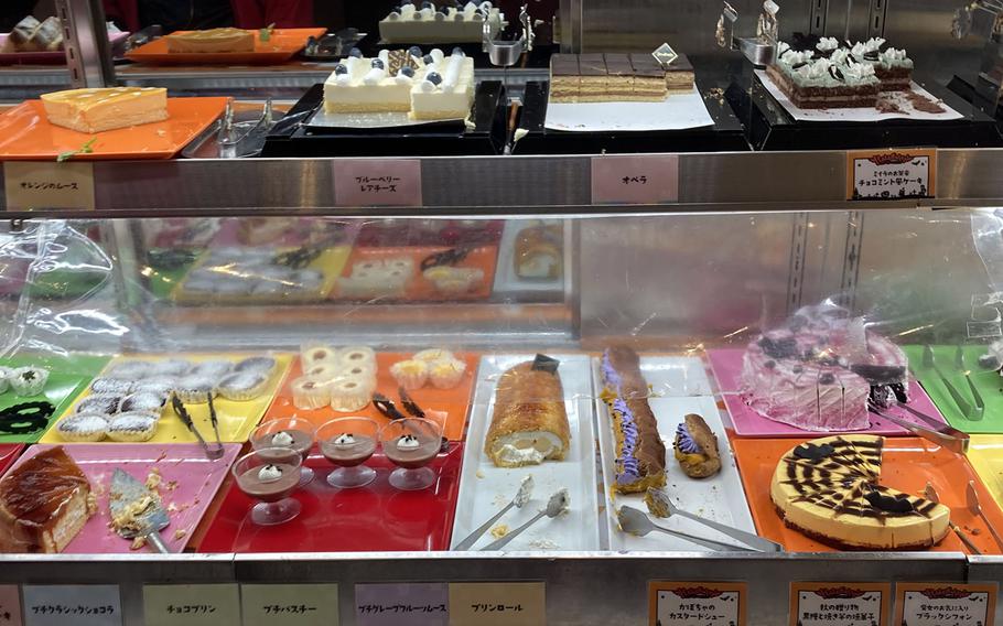 Sweets Paradise, a buffet chain in Tokyo, offers various desserts and cheesecakes to those with a insatiable sweet tooth. 