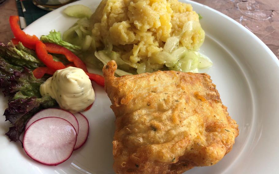 The lunch menu at Weinstube-Killesberg also sometimes offers specials not on the regular menu, such as this fried fish dish served with potato salad. 