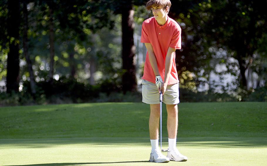 Kaiserslautern's Devin Shank putts during a round on Sept. 7, 2023, at Woodlawn Golf Course on Ramstein Air Base, Germany.