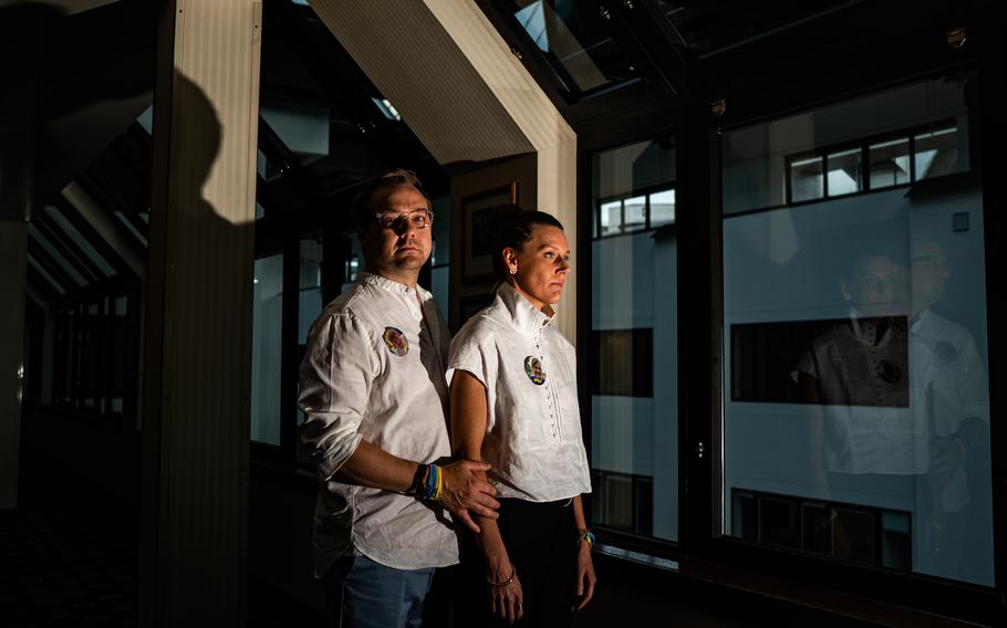 Wendy and Leo Van Asten pose at the National Press Club in Washington on July 27, 2023.