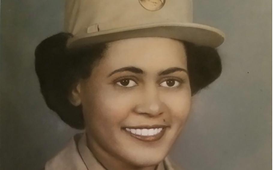 Romay Johnson Davis’s U.S. Army photo from 1945. 