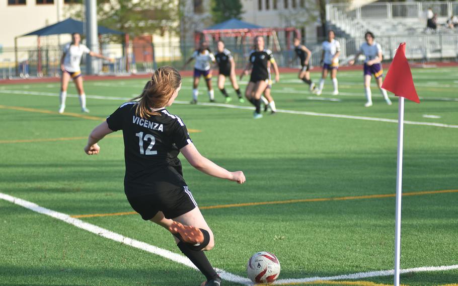 Vicenza’s Penelope Gaspard prepares to send a corner kick towards a teammate Friday, April 12, 2024, in the Cougars’ 1-0 victory over Bahrain.