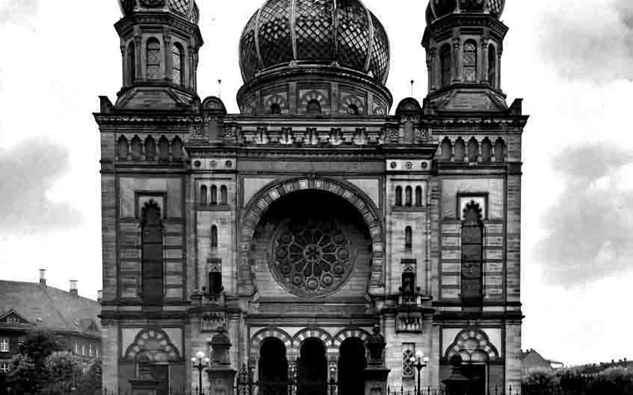 An undated archival photo shows the entrance to the Kaiserslautern Synagogue before its destruction by the Nazis in 1938. 