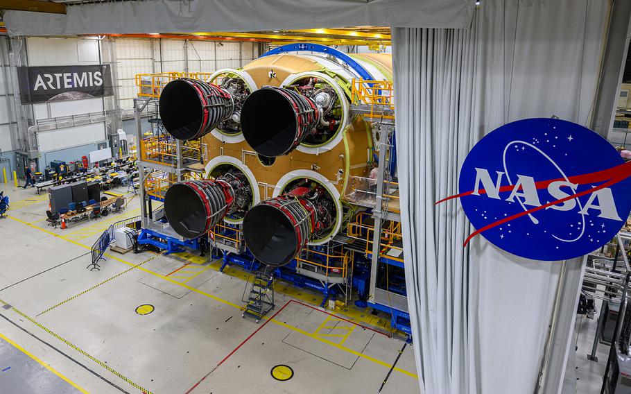 Technicians at NASA’s Michoud Assembly Facility in New Orleans install the third and fourth RS-25 engines onto the core stage for the agency’s SLS (Space Launch System) rocket. Technicians added the first engine to the SLS core stage Sept. 11. The second engine was installed onto the stage Sept. 15 with the third and fourth engines following Sept. 19 and Sept. 20. 