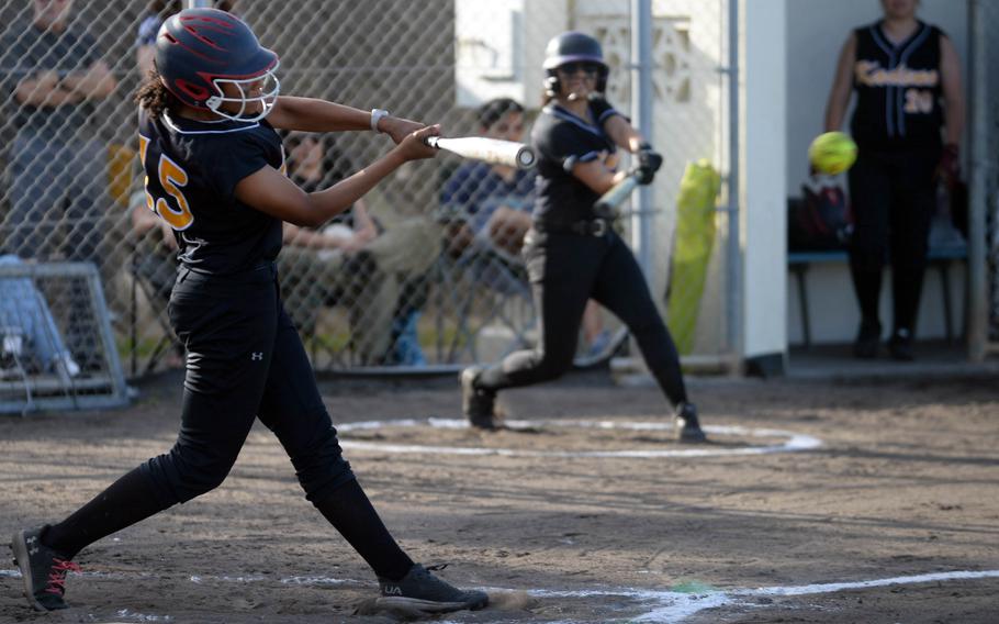 Jada Wolfgang swings.