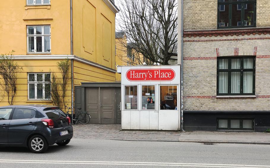 Hot dogs with a history: Harry’s Place, among the oldest polsevogn in Copenhagen, was founded in 1965. 
