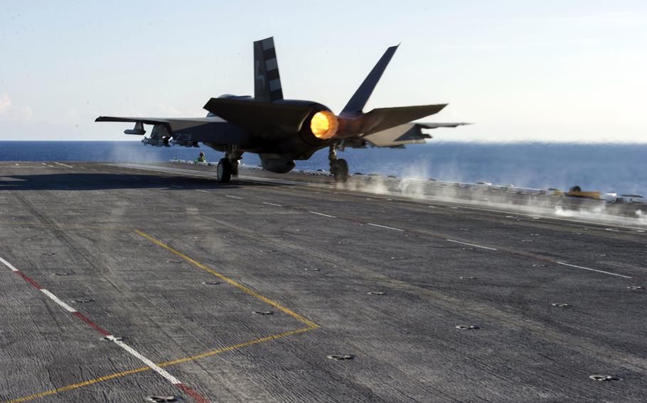 An F-35C Lightning II stealth fighter takes off from the flight deck of the aircraft carrier USS George Washington, Aug. 21, 2016.