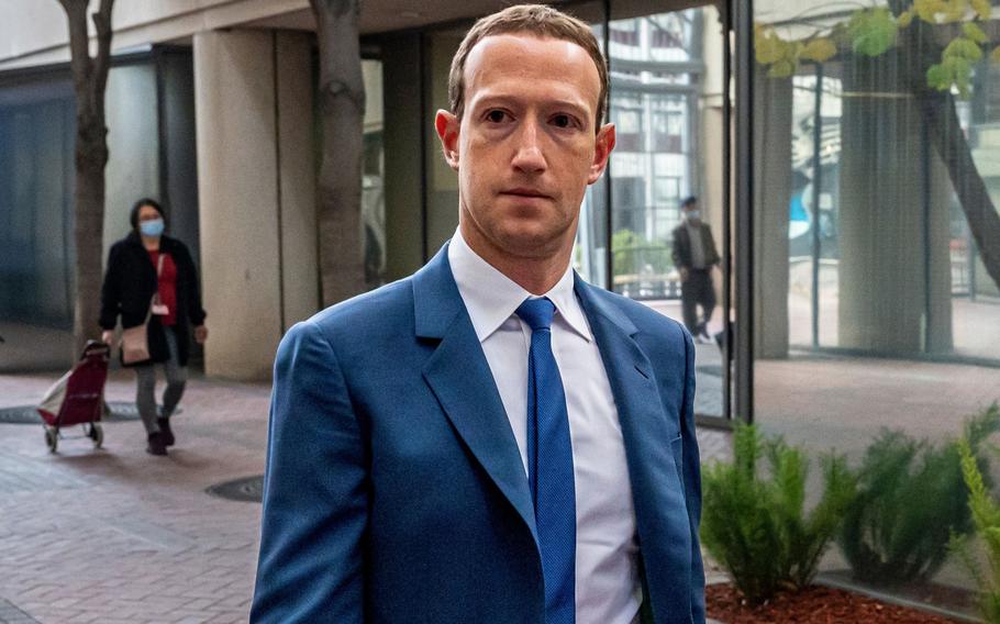 Mark Zuckerberg, chief executive officer of Meta Platforms Inc., arrives at federal court in San Jose, Calif., U.S., on Dec. 20, 2022. Two U.S. senators on Monday, Feb. 7, 2023, expressed their concern to Zuckerberg over the risk of developers in China and Russia having access to user data.