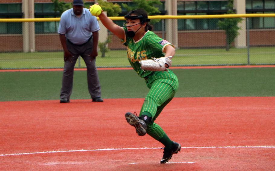Edgren right-hander Keira Marrero delivers.