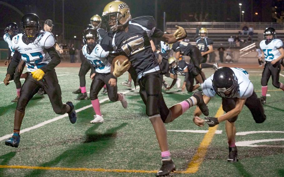 Freshman back Darryl Veal Jr. rushed for a Pacific-record 530 yards on 30 carries and scores four times.