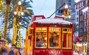 In New Orleans, even the trolleys are decked out for Christmas. 