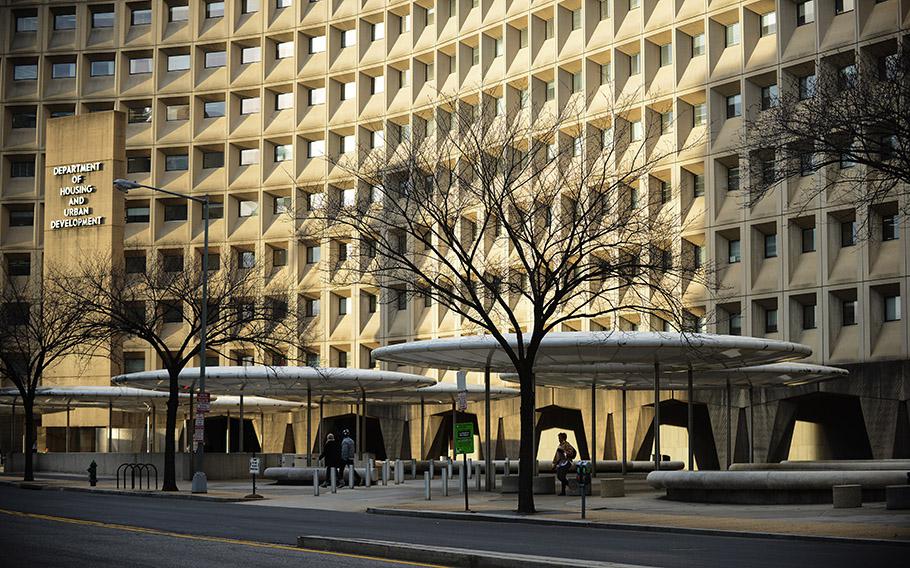 Employees return to their offices at the Department of Housing and Urban Development in late January 2019 after the longest government shutdown in history.