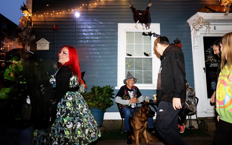 Don and Anita Armell (and dog Olive) greet passersby. The sheer amount of tourists isn’t an issue “if you embrace it,” Don said. “We enjoy the tourists. The more the better. Bring it on.”