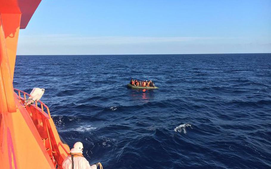 Grupo de ayuda: 22 migrantes muertos en ruta a España;  Docenas desaparecidas