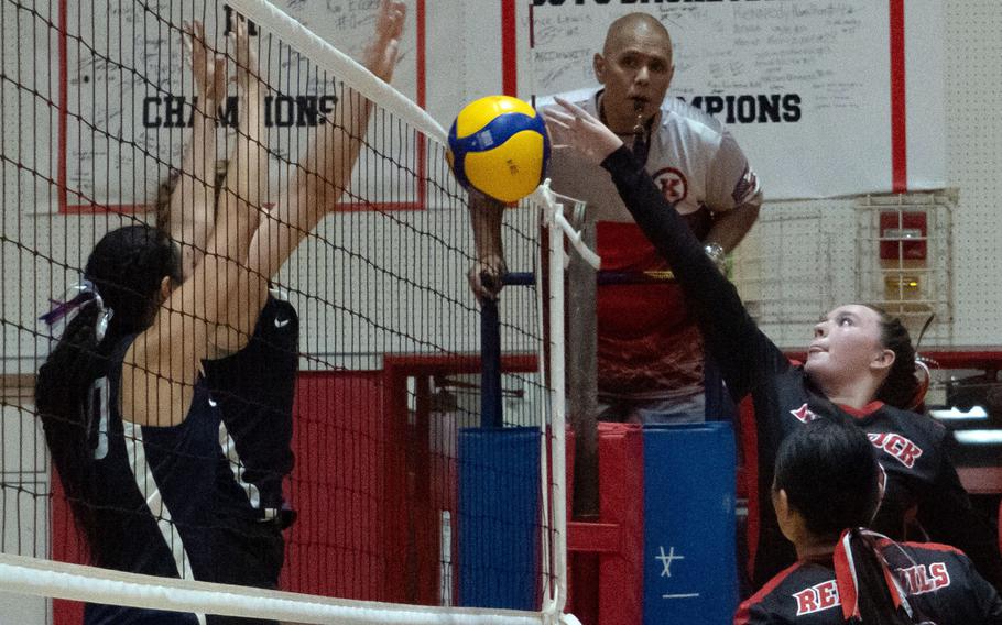 Sam Smith stretches for the ball.