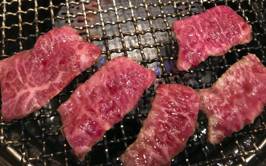 Moumou-tei is a new Japanese grilled meat restaurant a short distance from Yokota Air Base in western Tokyo.
