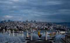 Cityscape in bustling Istanbul. (Benjamin Myers/TNS)