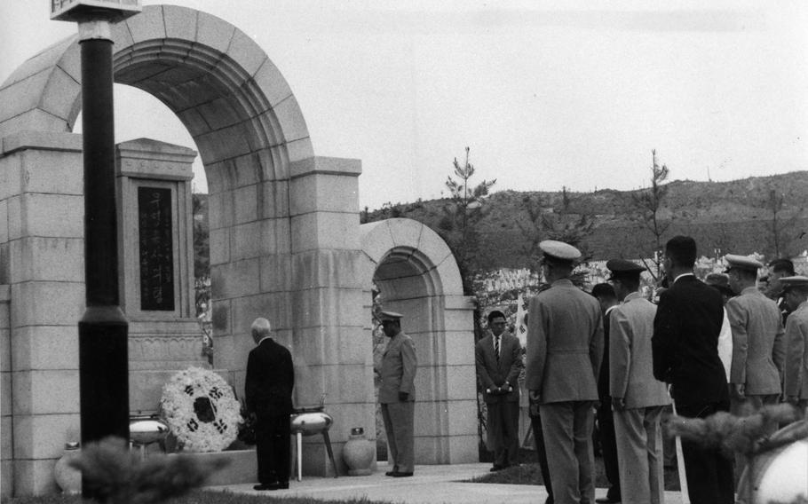 President Syngman Rhee places a wreath and observes one minute of silence at the grave of the Unknown Soldier.