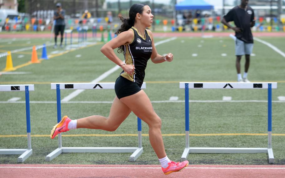 Humphreys sophomore Cassandra Jarzabek heads to the finish of the 800, which she won in Far East meet and Pacific-record time.