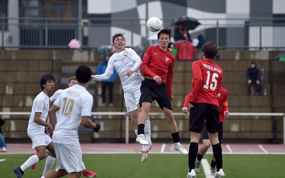 Wesley Manson heads the ball.