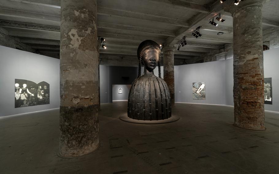 She's a brick house. The first artwork visitors notice at the Venice Art Biennale in 2022 is this huge bronze by African American artist Simone Leigh. It's part woman, part house. "Brick House" won a top award at the exhibition.