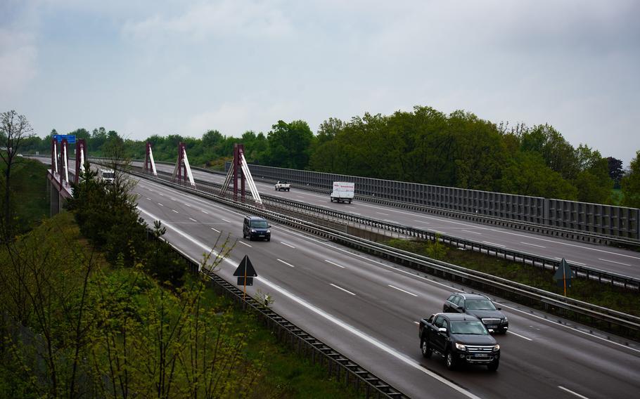 An accident is currently closing eastbound highway A6 toward Mannheim, ADAC reports. 