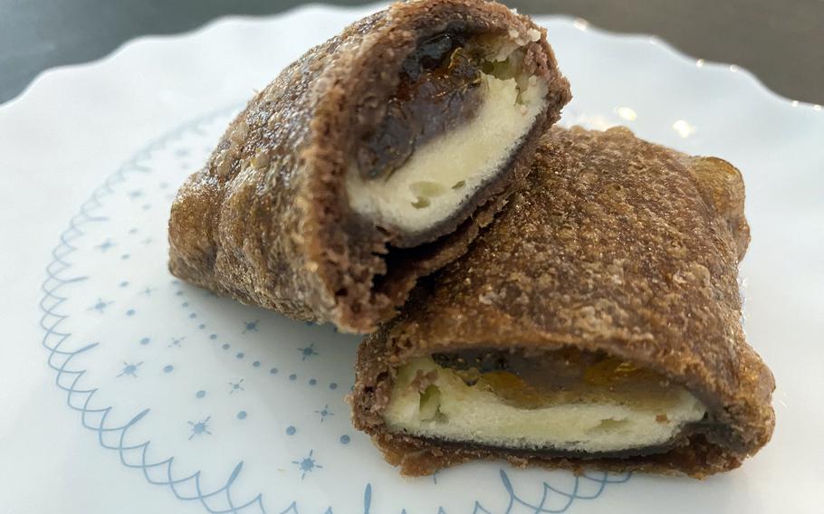 The first crispy bite of the Maple Butter Hotcake Pie from McDonald’s Japan yields the flavors of a soft, rich pancake, including an explosion of salted butter.