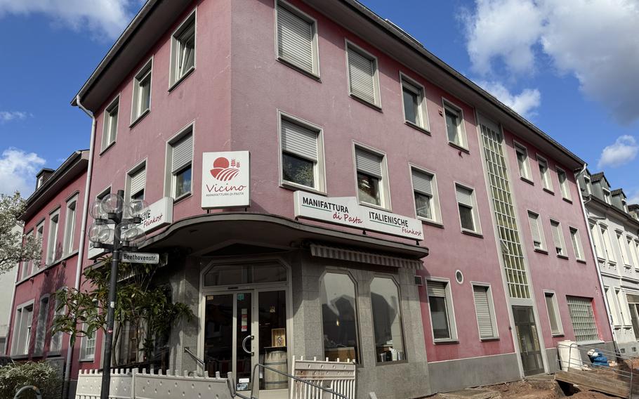 Fresh pasta and daily specials made are available for lunch at Vicino in Kaiserslautern.The dinner dining room is a few doors to the right of the corner entrance. 