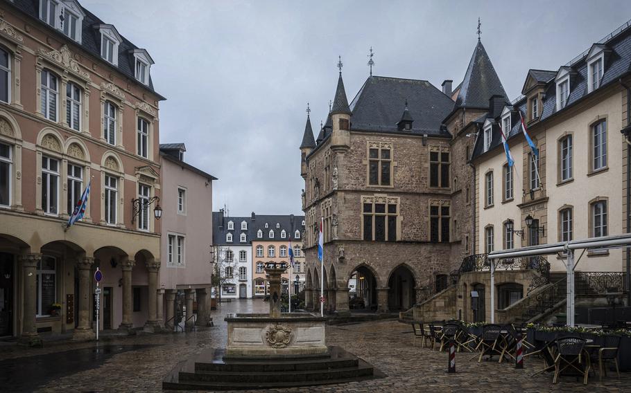 Place du Marche, or Market Square, is another showpiece of Echternach, the oldest town in Luxembourg. The stately Town Hall is surrounded by restaurants and shops. The E1 and E4 loop trails lead from the square to the Gorge du Loup and points beyond.