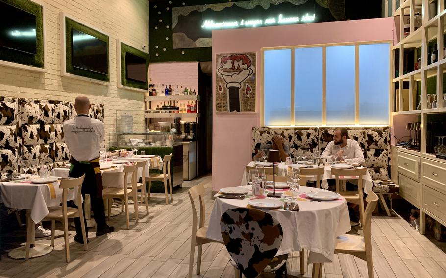 Muu Mozzarella celebrates the heritage of mozzarella di bufala Campana DOP through reimagined versions of traditional Neapolitan cuisine. The restaurant has two locations in Naples as well as eateries in Milan and Caserta. 