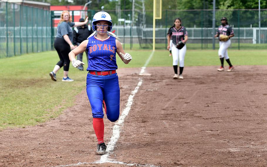 Emma Inthavixay scores a run.