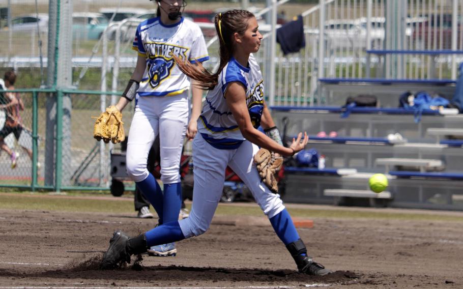Erica Haas pitches.