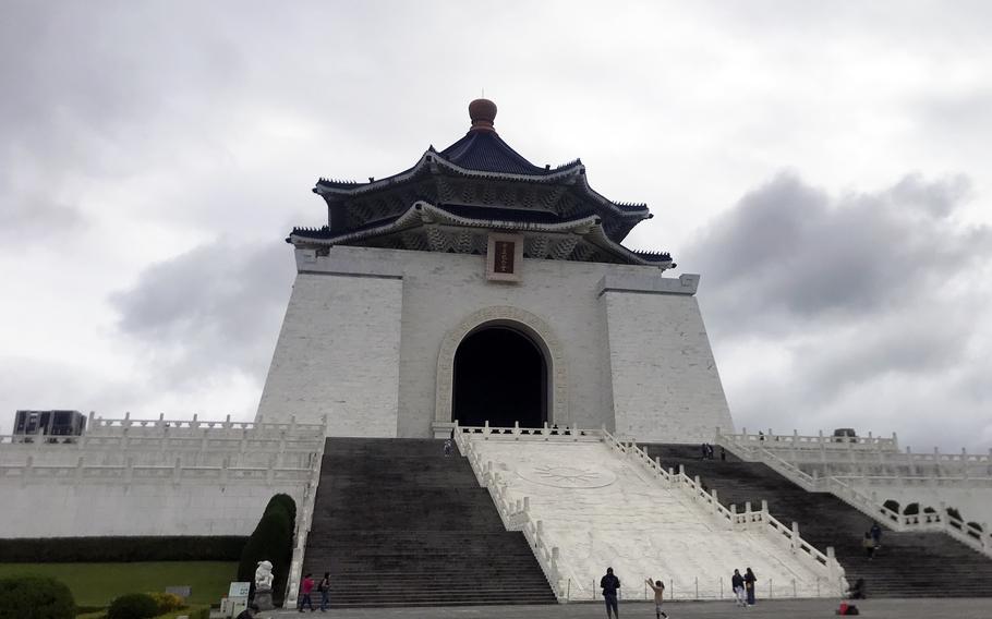 Memorial in Taipei stands for Nationalist founder of modern Taiwan ...