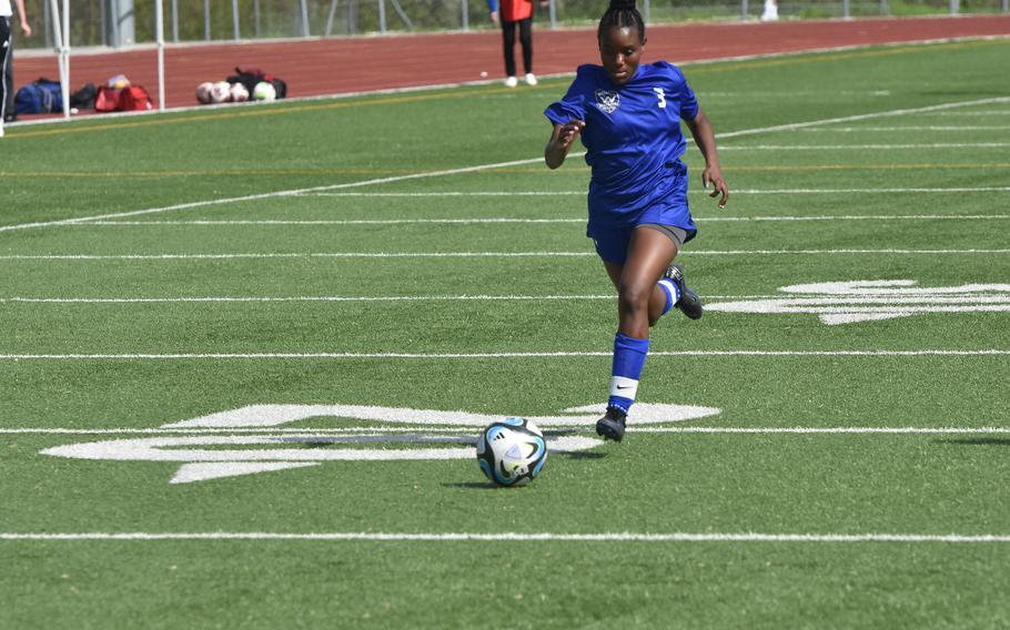 Wiesbaden's Maira Valdez dribbles the ball down the field during a game against Lakenheath on April 6, 2024 in Wiesbaden, Germany.