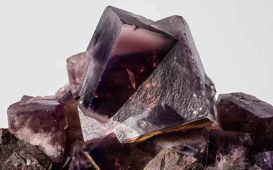 Fluorite, shown here in a file photo, develops square crystals and derives its name from its fluorescent color. Until March 13, 2022, Museum Wiesbaden offers a rock and crystal exhibit that allows children and adults to explore the world of minerals.