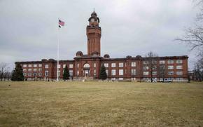 GREAT LAKES, Il. (Dec. 29, 2021) A photo of Naval Sation Great Lakes Building 1. (U.S. Navy photo by Mass Communication Specialist 1st Class Joseph E. Montemarano)