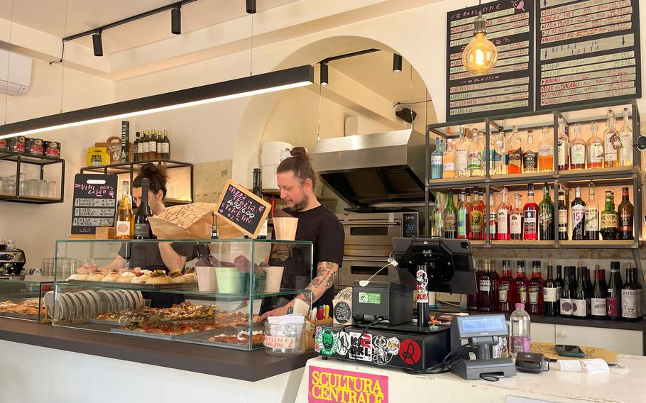 The bar at Bacaro della Pizza