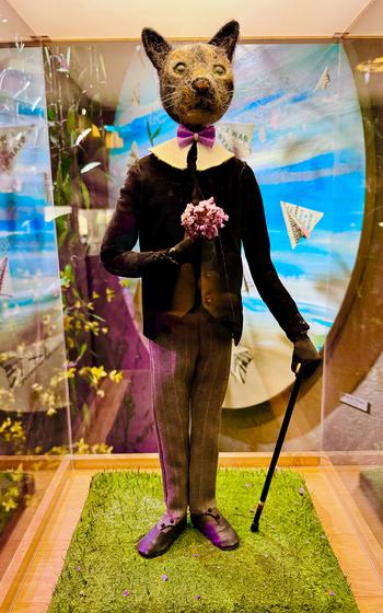A sculpture of a dapperly dressed feline at the Museum of Make Believe in Laguna Beach.  