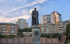 This undated photo shows a statue of Nikolay Muravyov-Amursky in the city of Vladivostok, Russia. Russia said Monday that it had detained a Japanese diplomat based in the eastern city of Vladivostok for soliciting “restricted” information.