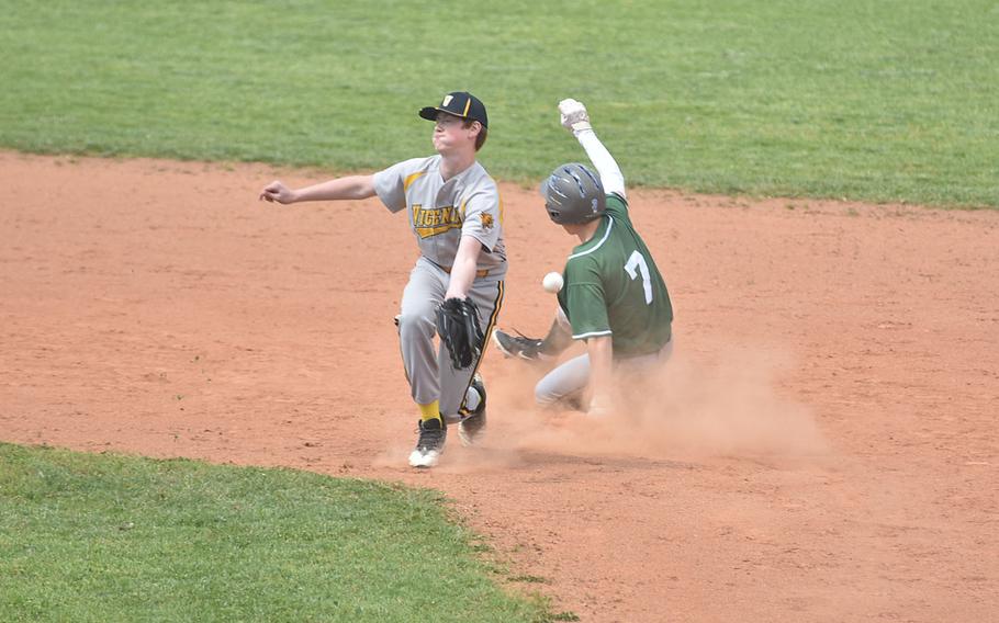 Vicenza shortstop Roman McAlpine can’t handle the throw, though Naples’ David Manus had already safely arrived at second on Saturday, April 20, 2024.
