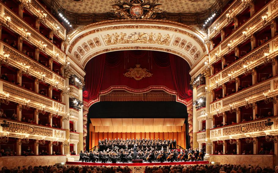 Il Teatro di San Carlo offers the orchestra a dazzling place to perform and provides audiences in Naples, Italy, an opportunity to have an elegant evening of entertainment.


