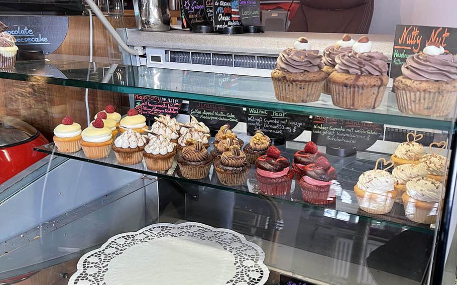 Cupcakery specializes in a variety of gourmet cupcakes to satisfy dessert cravings in Regensburg, Germany.