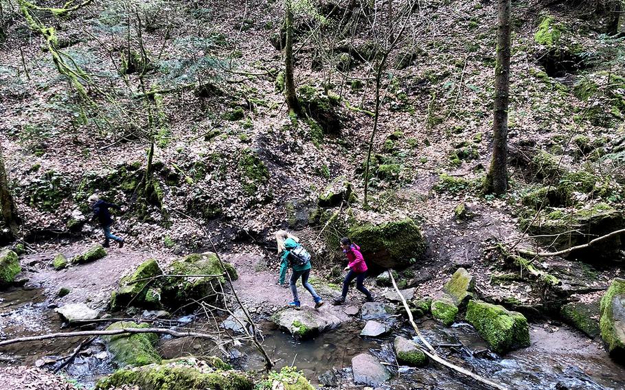 Horschbachschlucht, a river trail near the town of Murrhardt in Baden Wuerttemberg, is an interesting place for a weekend hike. The area is about 30 miles northeast of Stuttgart. 